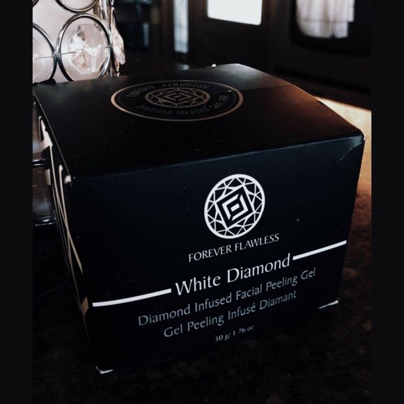 Forever Flawless Facial Peeling Gel White Diamond - Picture 5 of 9